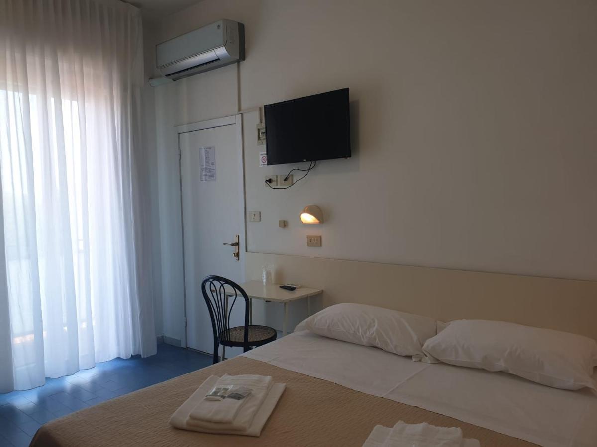 Hotel Baden Baden Rimini Exteriör bild