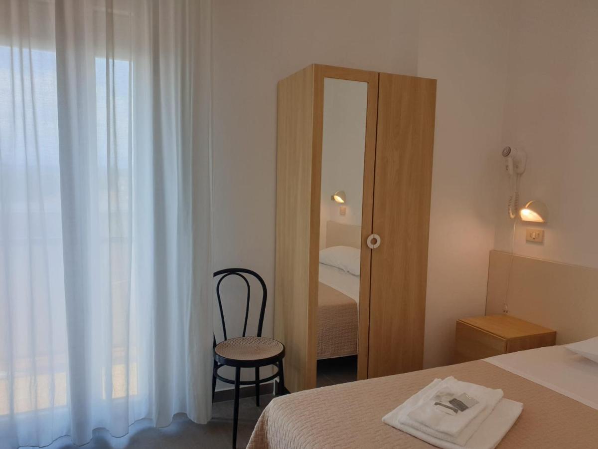 Hotel Baden Baden Rimini Exteriör bild
